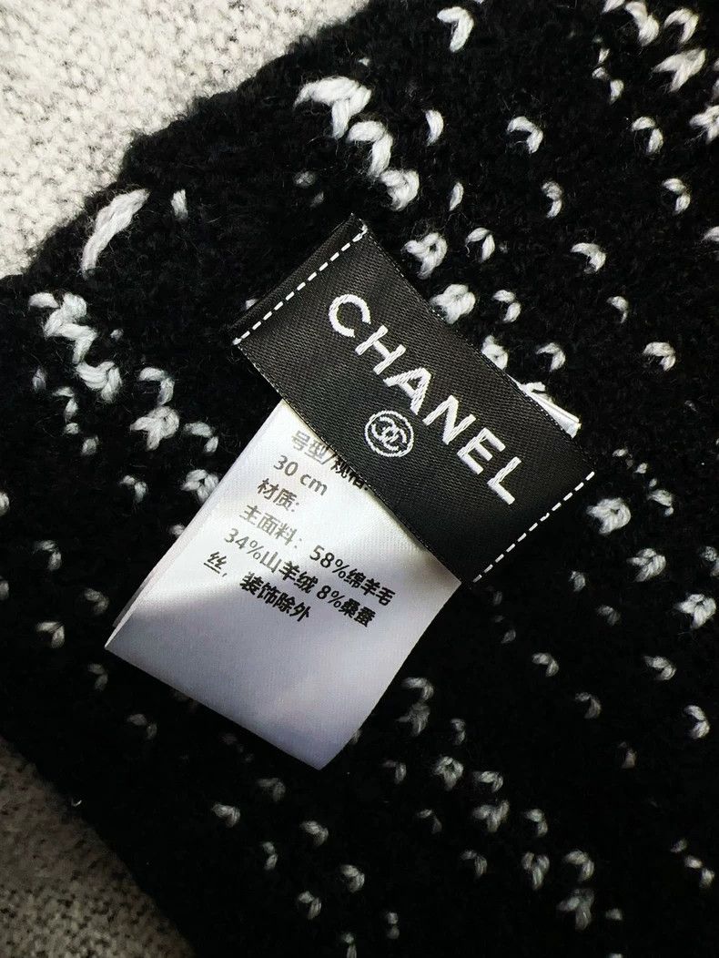 Chanel Chanel Black Check Pattern Knit Cashmere Scarf Size ONE SIZE - 7 Thumbnail