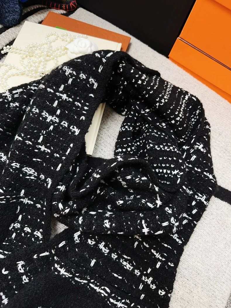 Chanel Chanel Black Check Pattern Knit Cashmere Scarf Size ONE SIZE - 6 Thumbnail