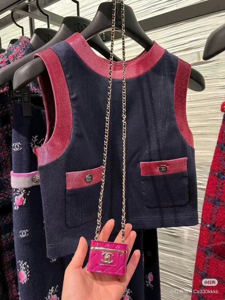 Chanel Chanel Sleeveless Vest with Pink Edges Size M / US 6-8 / IT 42-44 - 2 Thumbnail