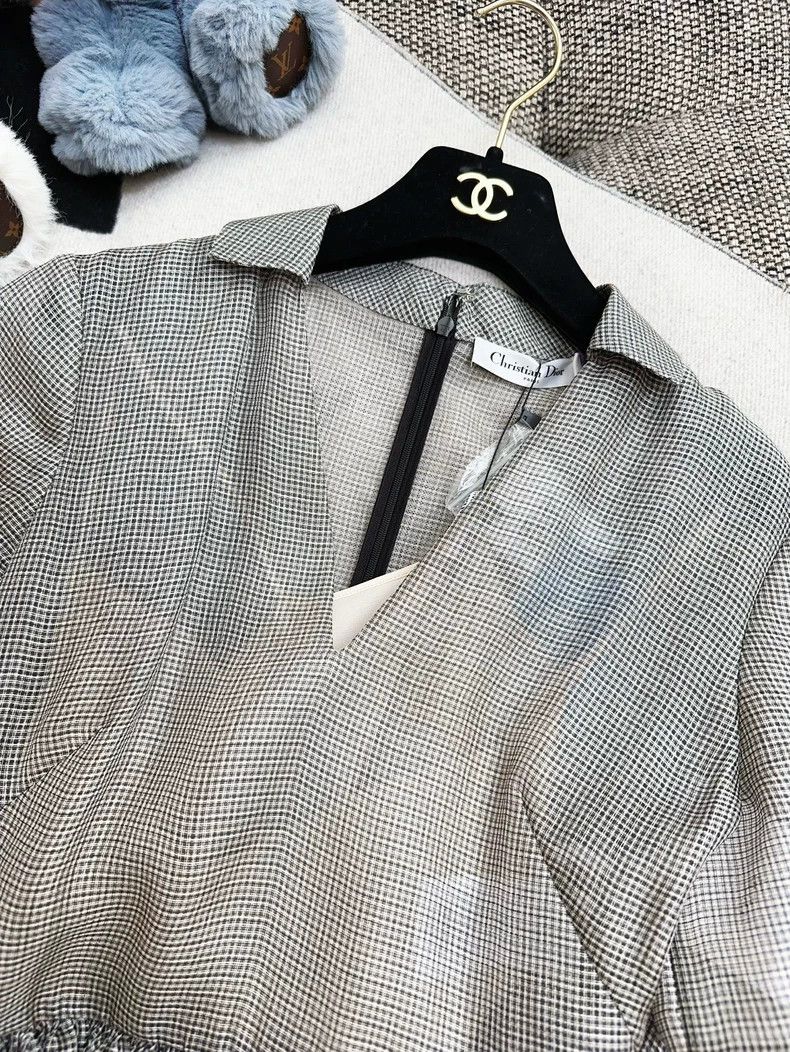 Dior Dior Gray V-Neck Short Sleeve Dress Size S / US 4 / IT 40 - 3 Thumbnail