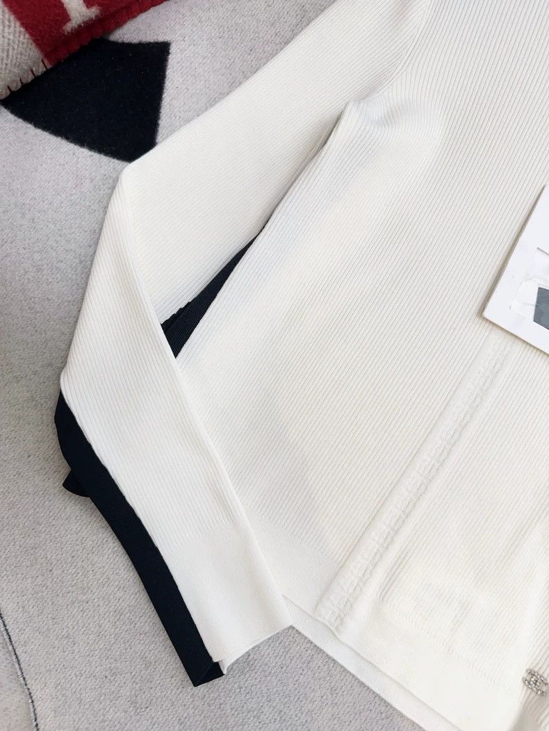 Chanel Chanel Coco Neige White Knit Top with Black Trim Size M / US 6-8 / IT 42-44 - 4 Thumbnail