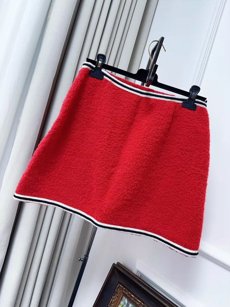 Prada Miu Miu Red Knit Skirt with Pockets Size 42" / US 20 - 2 Thumbnail
