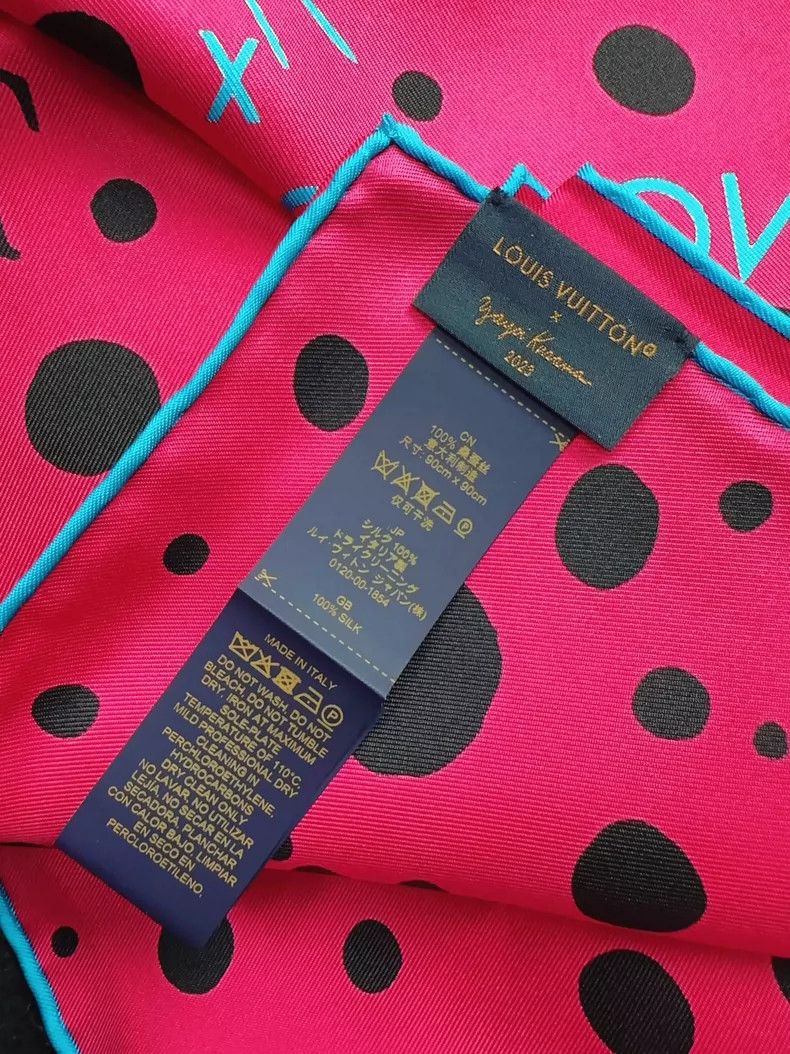 Louis Vuitton Louis Vuitton Pink Polka Dot Silk Scarf Size ONE SIZE - 6 Thumbnail