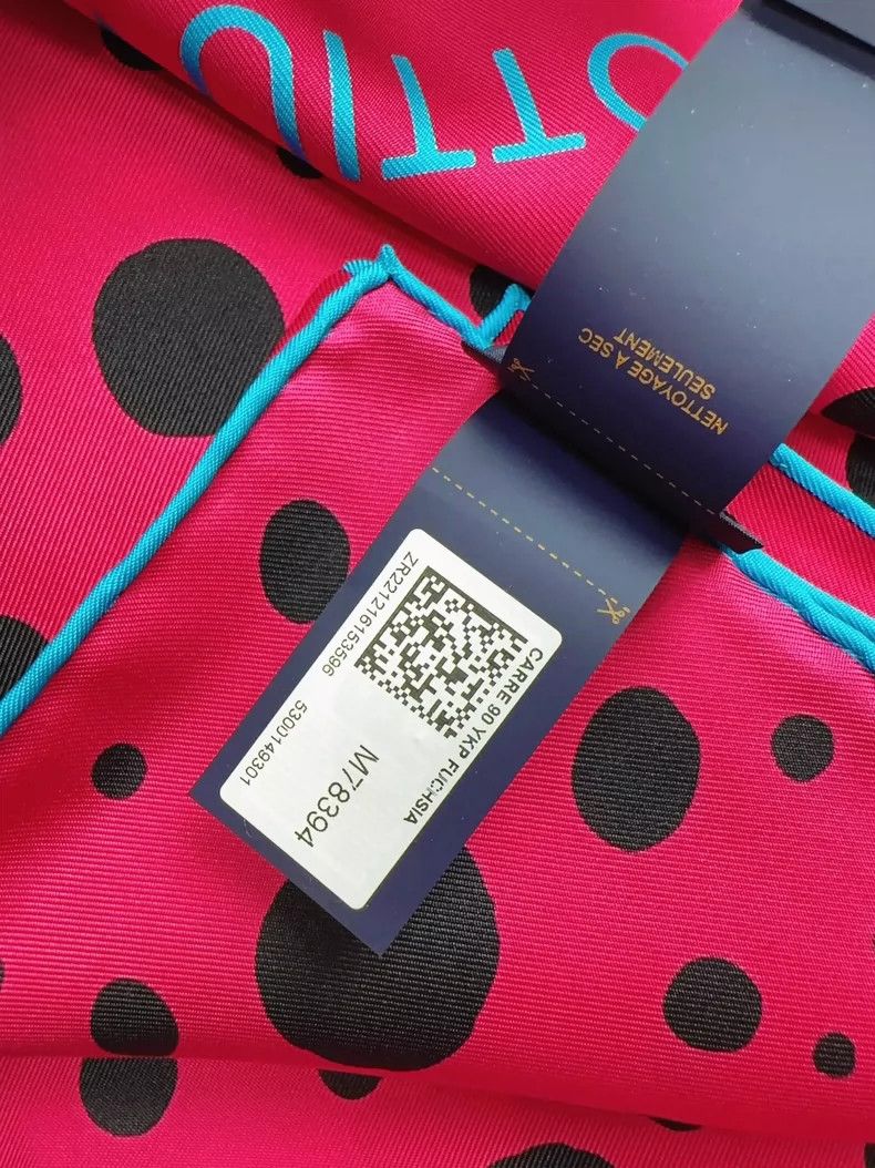 Louis Vuitton Louis Vuitton Pink Polka Dot Silk Scarf Size ONE SIZE - 7 Thumbnail