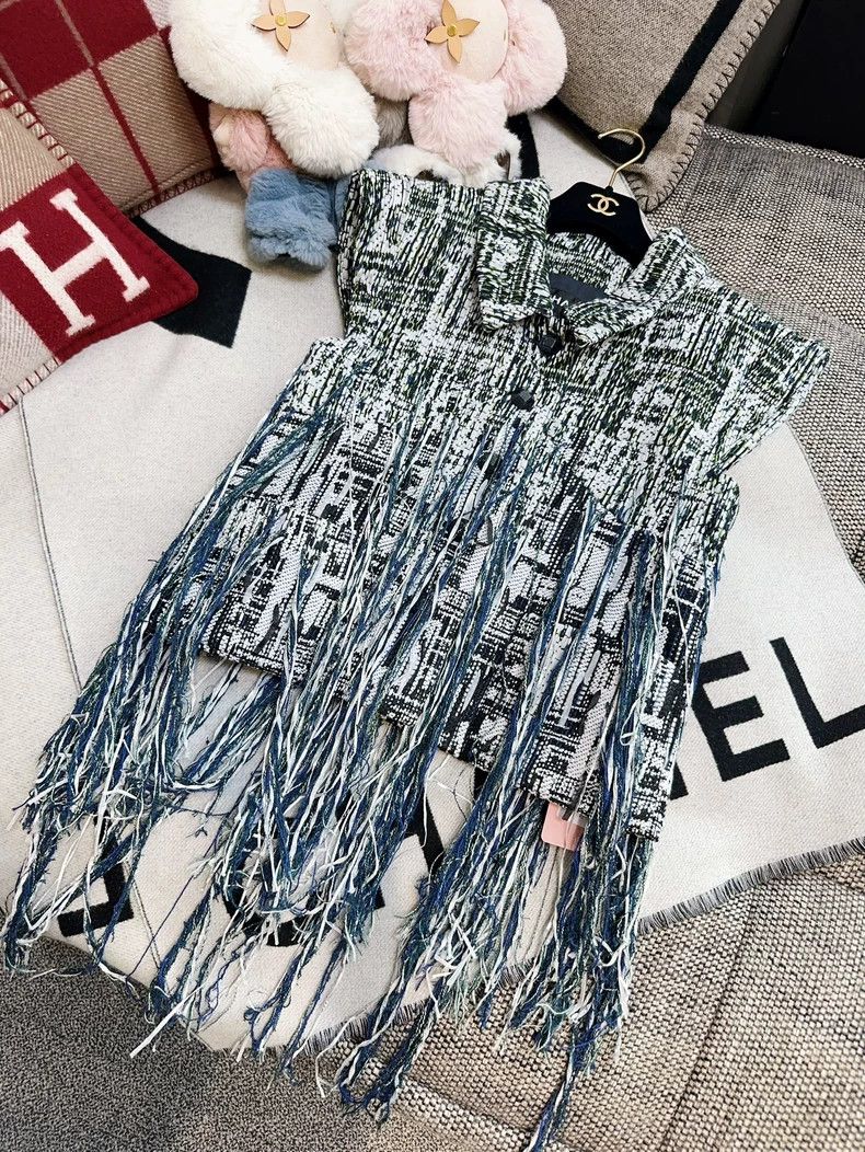 Chanel Chanel Fringed Tweed Vest in Green and Blue Size M / US 6-8 / IT 42-44 - 3 Thumbnail