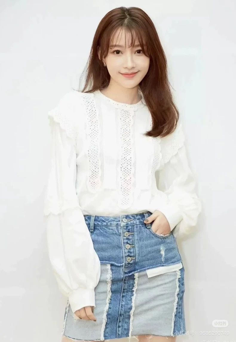Chanel CHANEL Cream Long Sleeve Knit Lace Top Size XS / US 0-2 / IT 36-38 - 8 Thumbnail