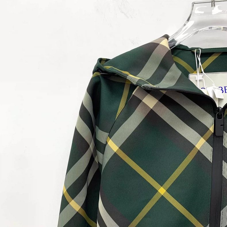 Burberry Burberry Green Plaid Hooded Jacket Size XS / US 0-2 / IT 36-38 - 3 Thumbnail
