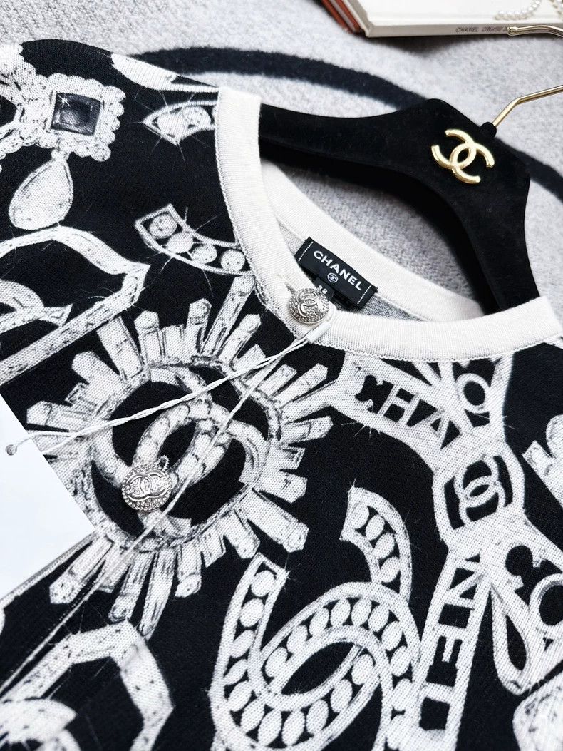 Chanel Chanel Black and White Knit Cardigan Size M / US 6-8 / IT 42-44 - 3 Thumbnail
