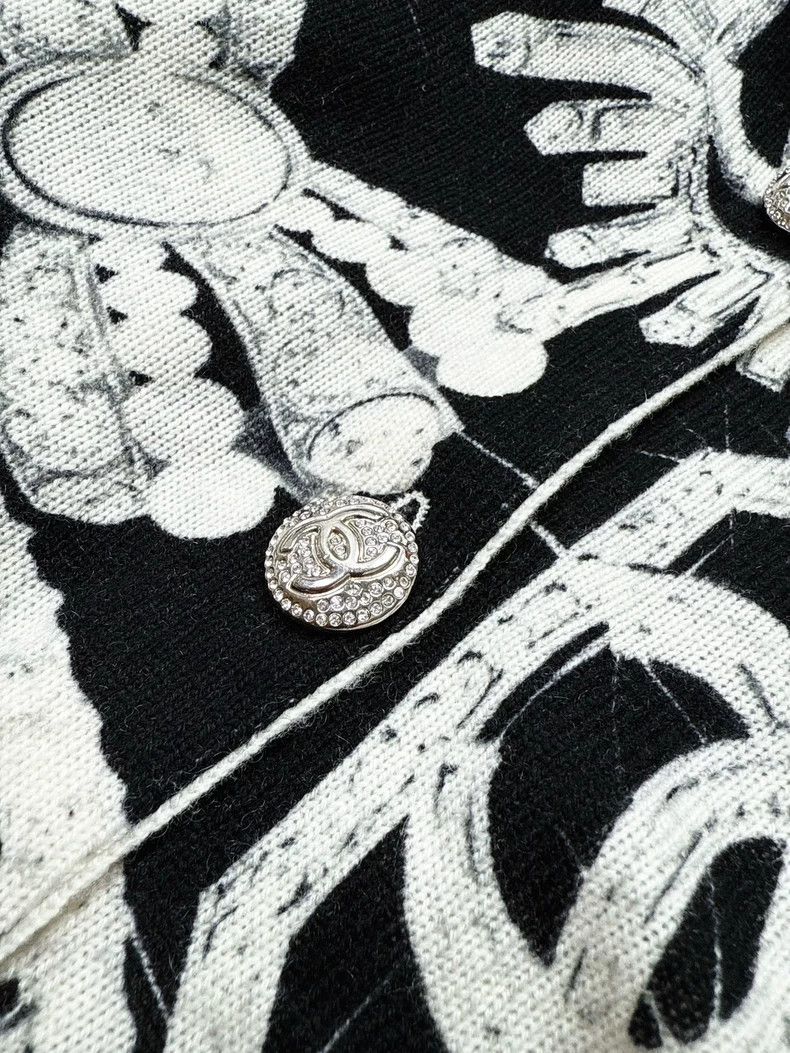 Chanel Chanel Black and White Knit Cardigan Size M / US 6-8 / IT 42-44 - 2 Thumbnail