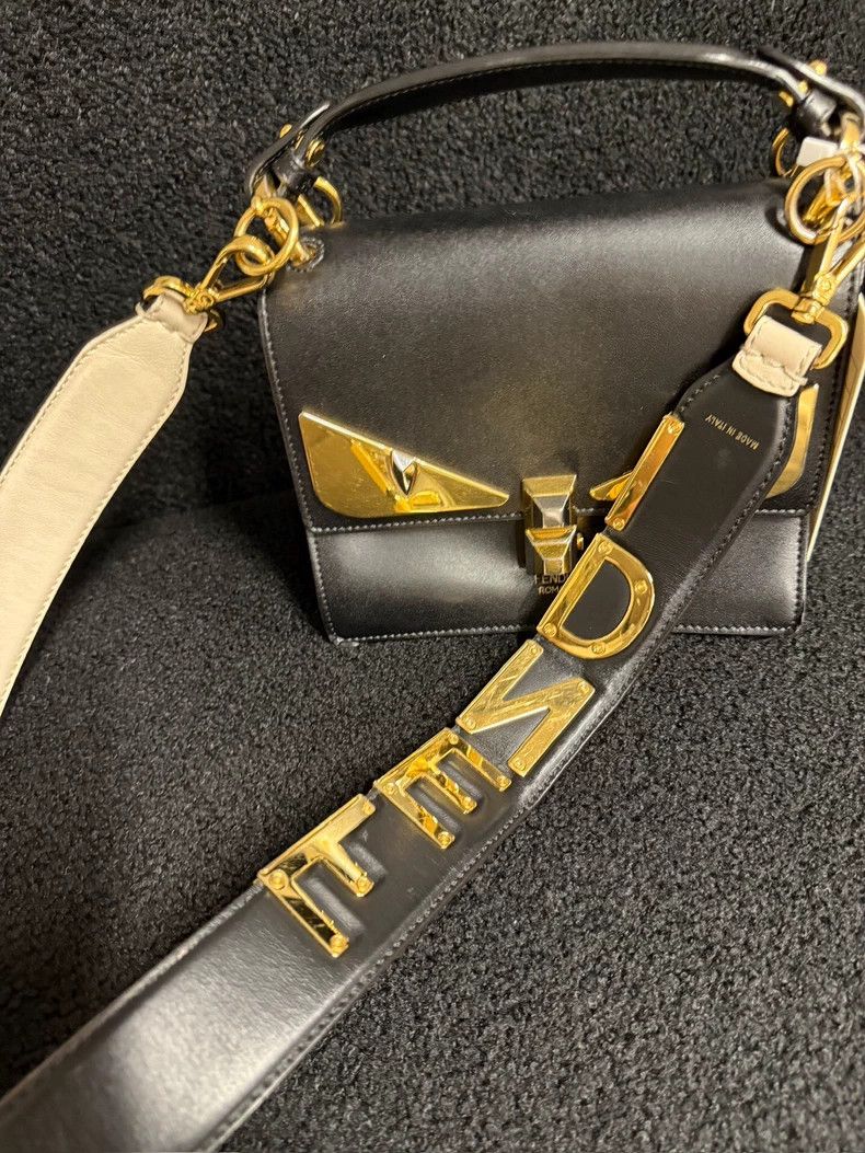 Fendi Fendi Logo Black Shoulder Bag Size ONE SIZE - 4 Thumbnail