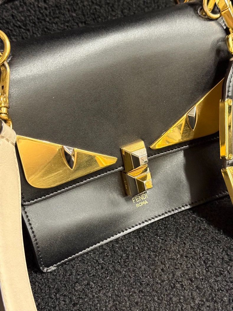 Fendi Fendi Logo Black Shoulder Bag Size ONE SIZE - 6 Thumbnail