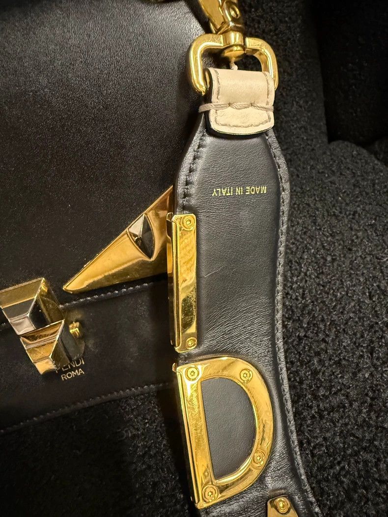 Fendi Fendi Logo Black Shoulder Bag Size ONE SIZE - 5 Thumbnail