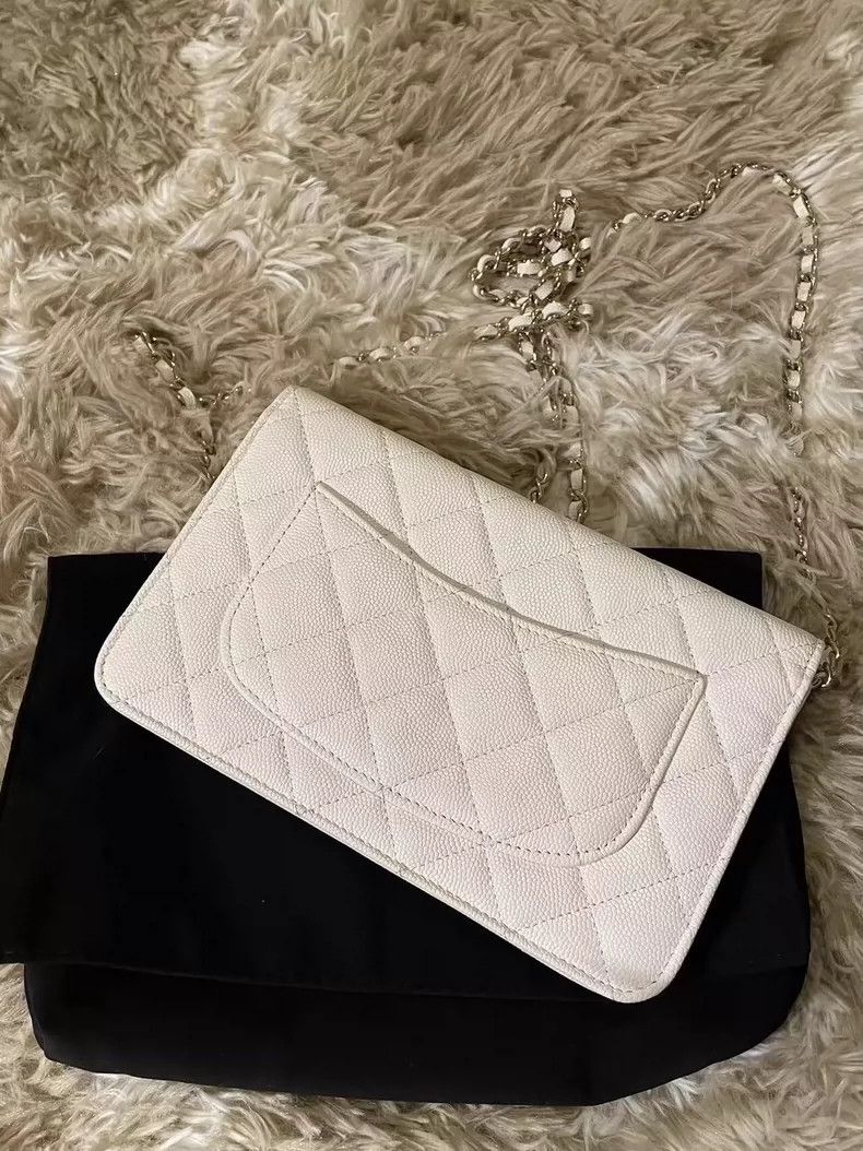 Chanel Chanel Classic Crossbody Bag in White Size ONE SIZE - 2 Thumbnail