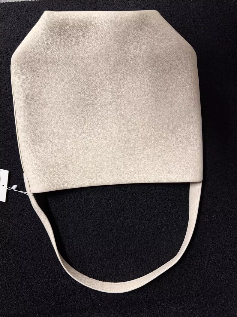 The Row The Row Beige Leather Commute Tote Bag Size ONE SIZE - 3 Thumbnail