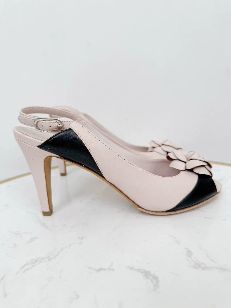 Chanel Chanel Camellia Sandals Size 38 Size US 8 / IT 38 - 3 Thumbnail