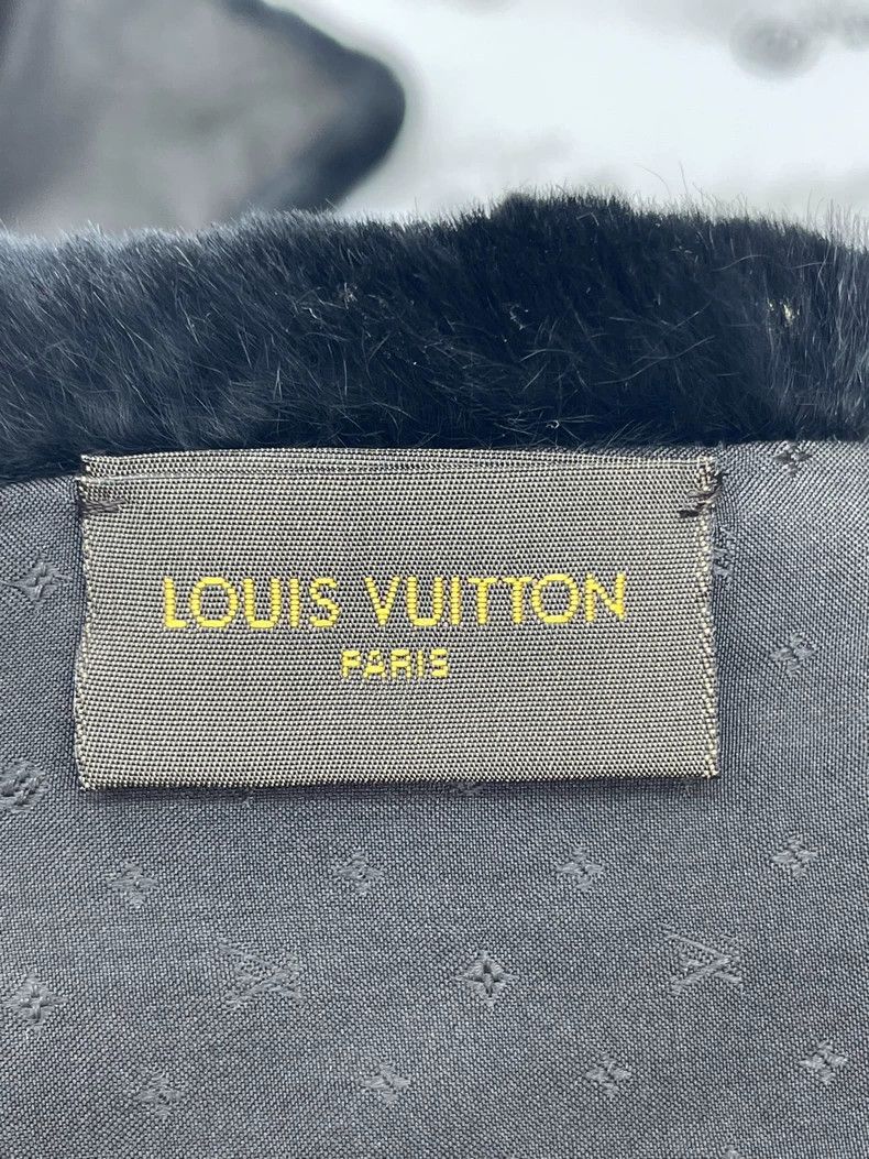 Louis Vuitton LV Black Pink Logo Fur Scarf Size ONE SIZE - 9 Thumbnail