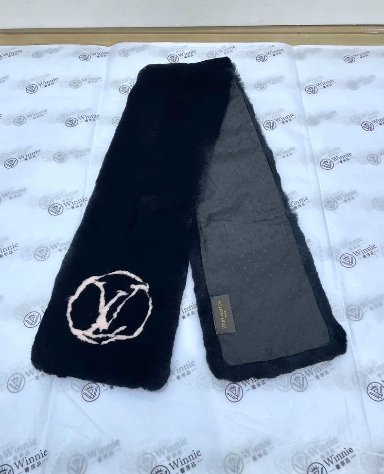 Louis Vuitton LV Black Pink Logo Fur Scarf Size ONE SIZE - 5 Thumbnail