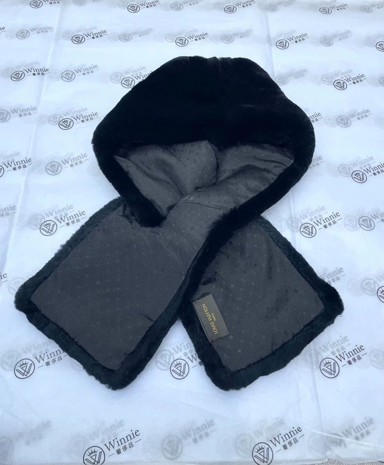 Louis Vuitton LV Black Pink Logo Fur Scarf Size ONE SIZE - 2 Thumbnail