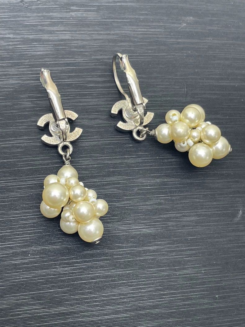 Chanel Chanel Pearl Drop Earrings Size ONE SIZE - 3 Thumbnail