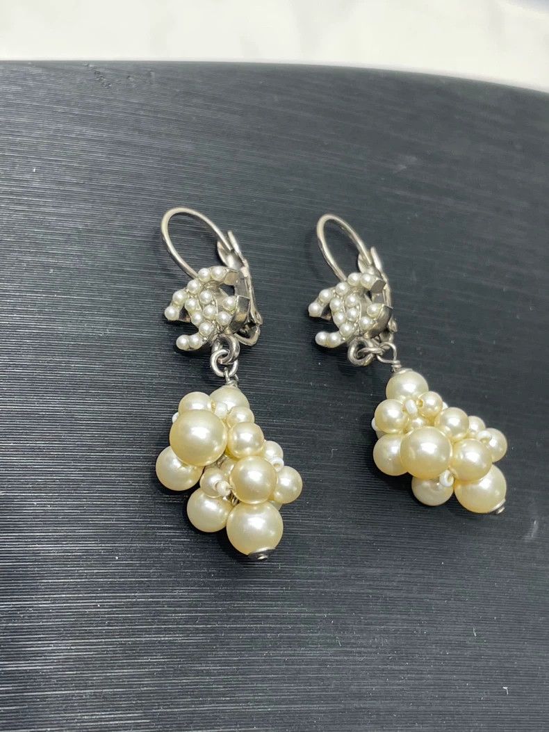 Chanel Chanel Pearl Drop Earrings Size ONE SIZE - 2 Thumbnail