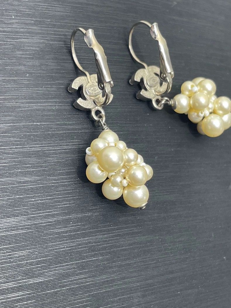 Chanel Chanel Pearl Drop Earrings Size ONE SIZE - 4 Thumbnail