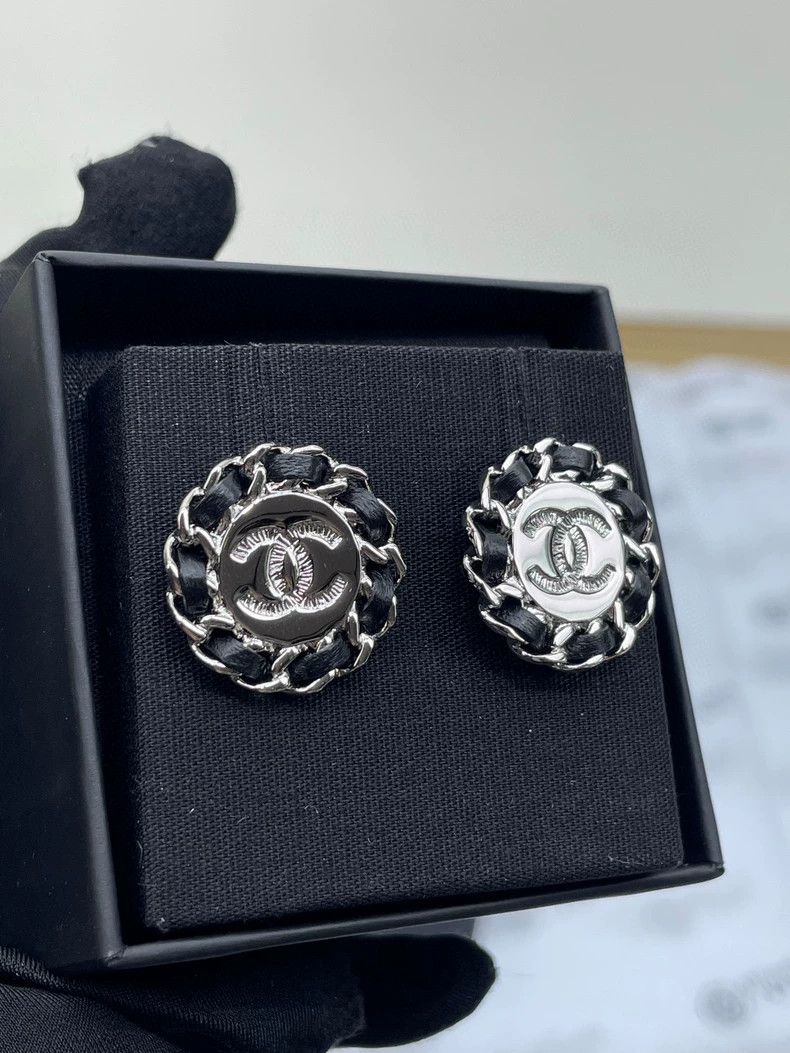 Chanel Chanel Silver Chain Round Earrings with CC Logo Size ONE SIZE - 3 Thumbnail