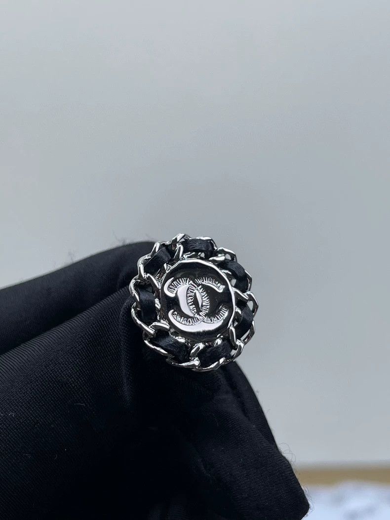 Chanel Chanel Silver Chain Round Earrings with CC Logo Size ONE SIZE - 4 Thumbnail