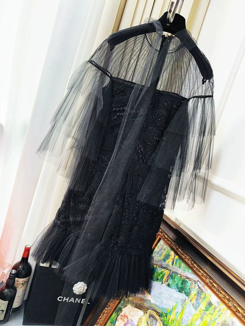 Valentino Valentino Black Lace Embroidered Dress Size 38 Size S / US 4 / IT 40 - 2 Thumbnail