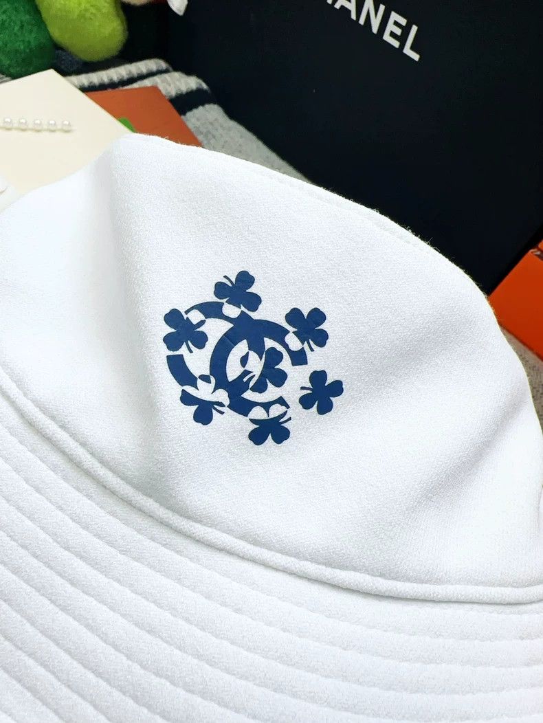 Chanel Chanel White Fisherman Hat with Blue Logo Size ONE SIZE - 8 Thumbnail
