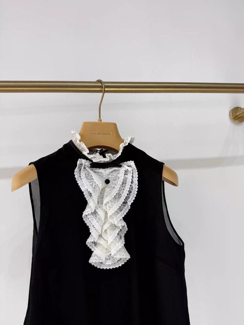 Miu Miu Miu Miu Black and White Lace Sleeveless Blouse Size S / US 4 / IT 40 - 3 Thumbnail