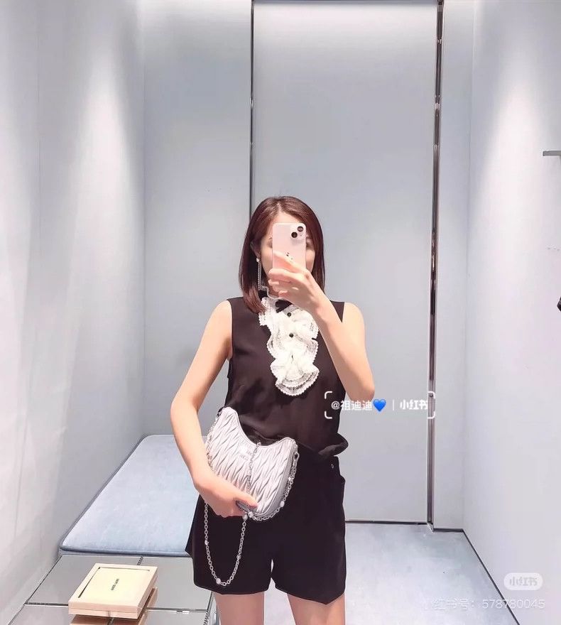 Miu Miu Miu Miu Black and White Lace Sleeveless Blouse Size S / US 4 / IT 40 - 6 Thumbnail