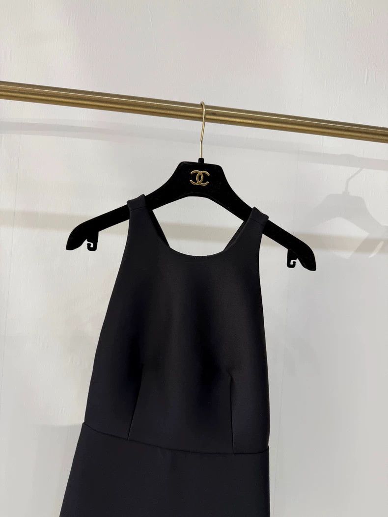 Prada New Prada Black Open-Back Dress with Bow Size S / US 4 / IT 40 - 5 Thumbnail