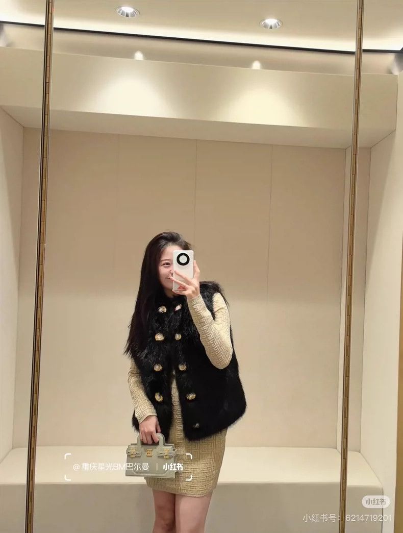 Balmain Balmain Black Fur Vest with Gold Buttons Size S / US 4 / IT 40 - 8 Thumbnail