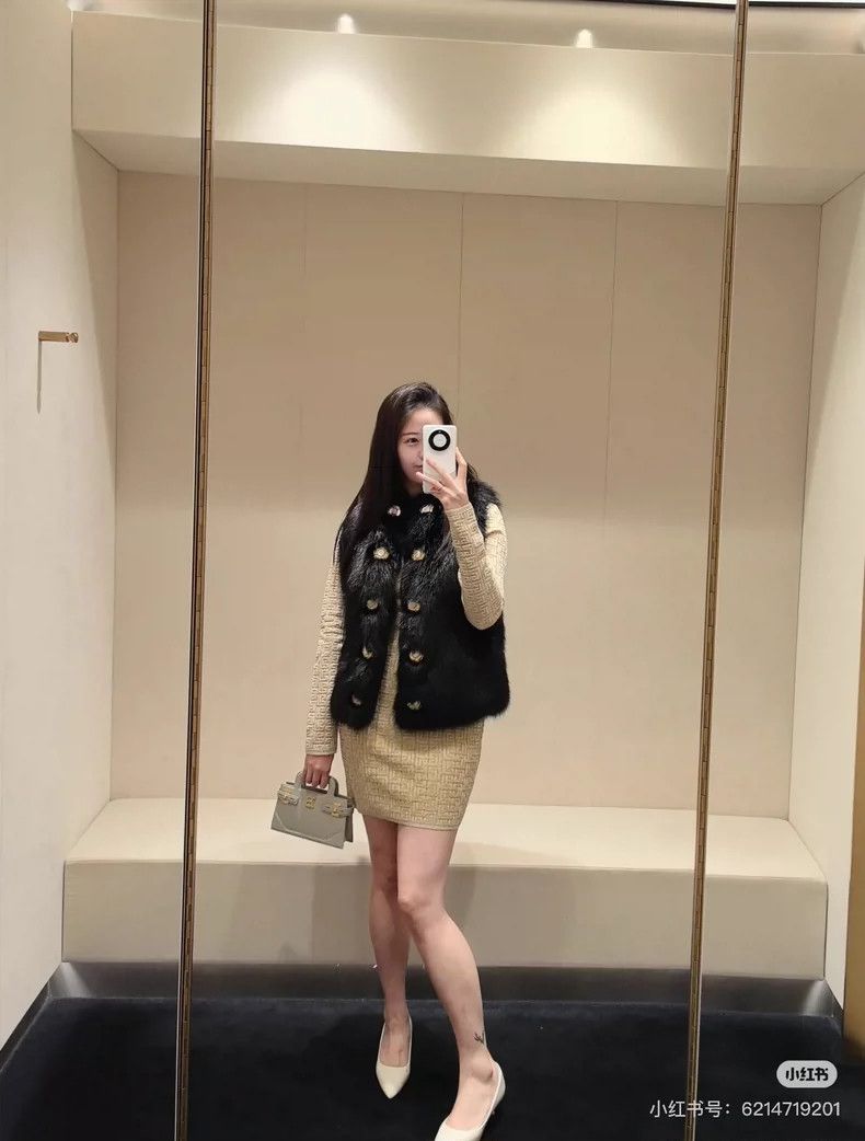 Balmain Balmain Black Fur Vest with Gold Buttons Size S / US 4 / IT 40 - 7 Thumbnail