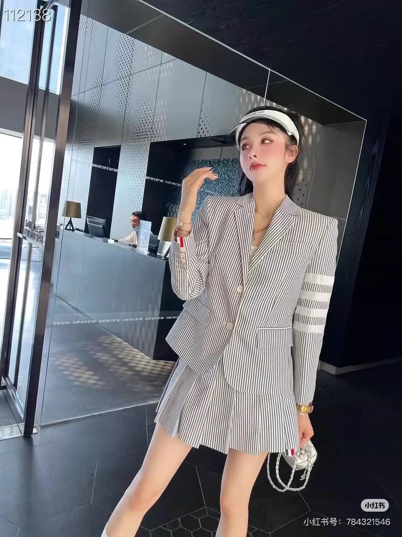Thom Browne Thom Browne Women's Suit Jacket in Stripe Size M / US 6-8 / IT 42-44 - 6 Thumbnail