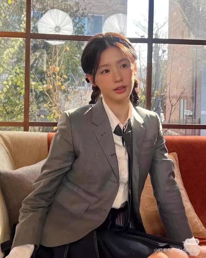 Thom Browne Thom Browne Women's Gray Suit Jacket Size M / US 6-8 / IT 42-44 - 7 Thumbnail