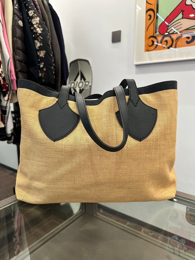 Burberry Burberry Black Logo Khaki Tote Bag Size ONE SIZE - 2 Thumbnail