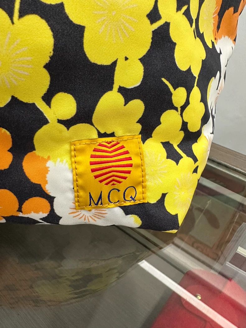 MCQ MCQ Yellow Floral Tote Bag with Pouch Size ONE SIZE - 3 Thumbnail