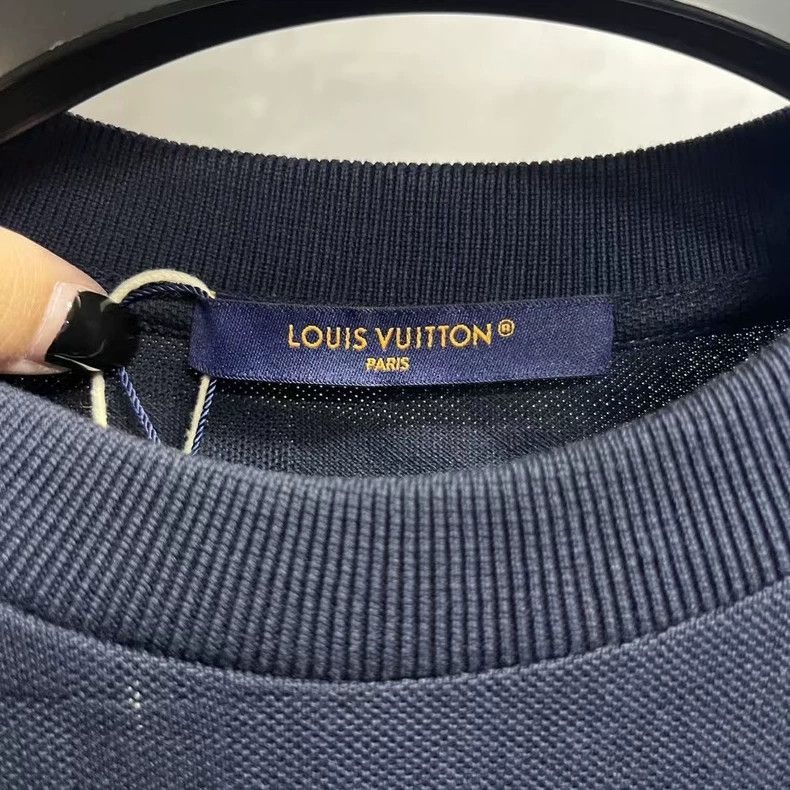 Louis Vuitton Louis Vuitton Pocket Round Neck T-Shirt Size M / US 6-8 / IT 42-44 - 4 Thumbnail