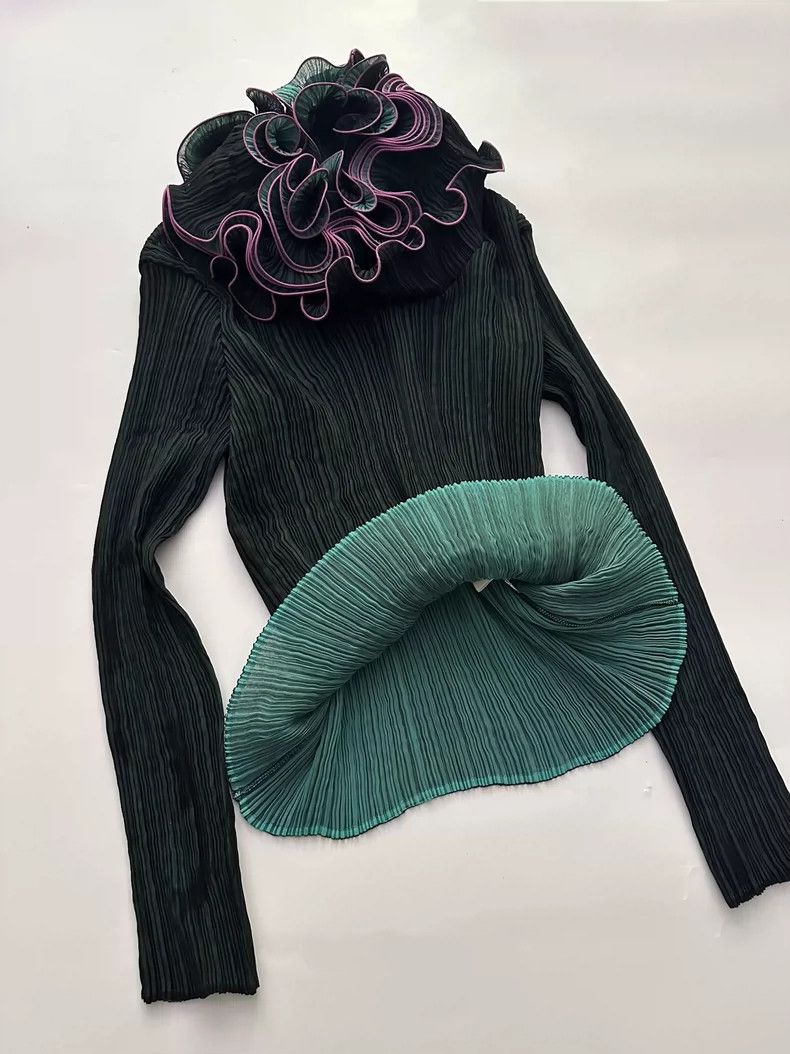 Issey Miyake Issey Miyake Pleated Top with Ruffled Collar Size S / US 4 / IT 40 - 2 Thumbnail