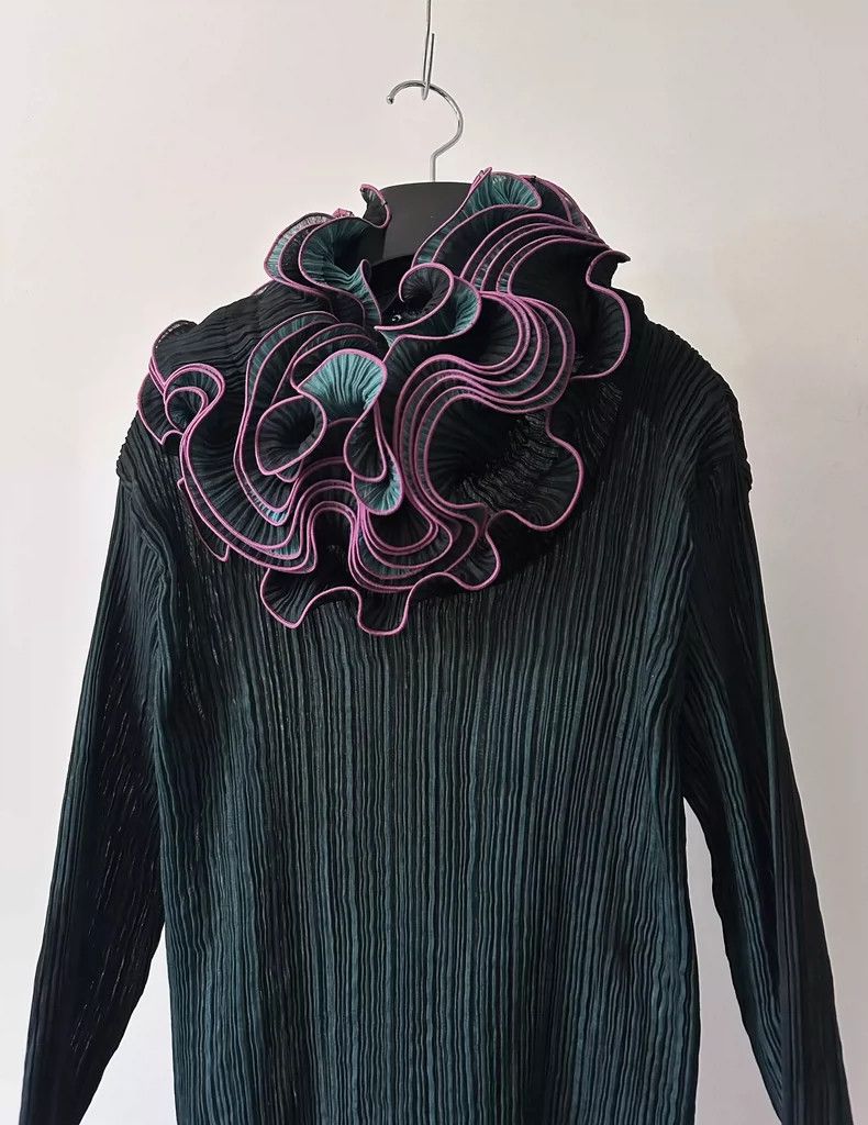 Issey Miyake Issey Miyake Pleated Top with Ruffled Collar Size S / US 4 / IT 40 - 4 Thumbnail