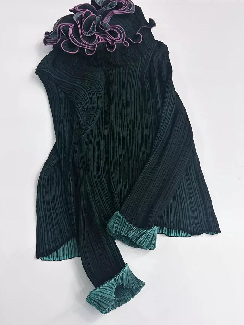 Issey Miyake Issey Miyake Pleated Top with Ruffled Collar Size S / US 4 / IT 40 - 9 Thumbnail