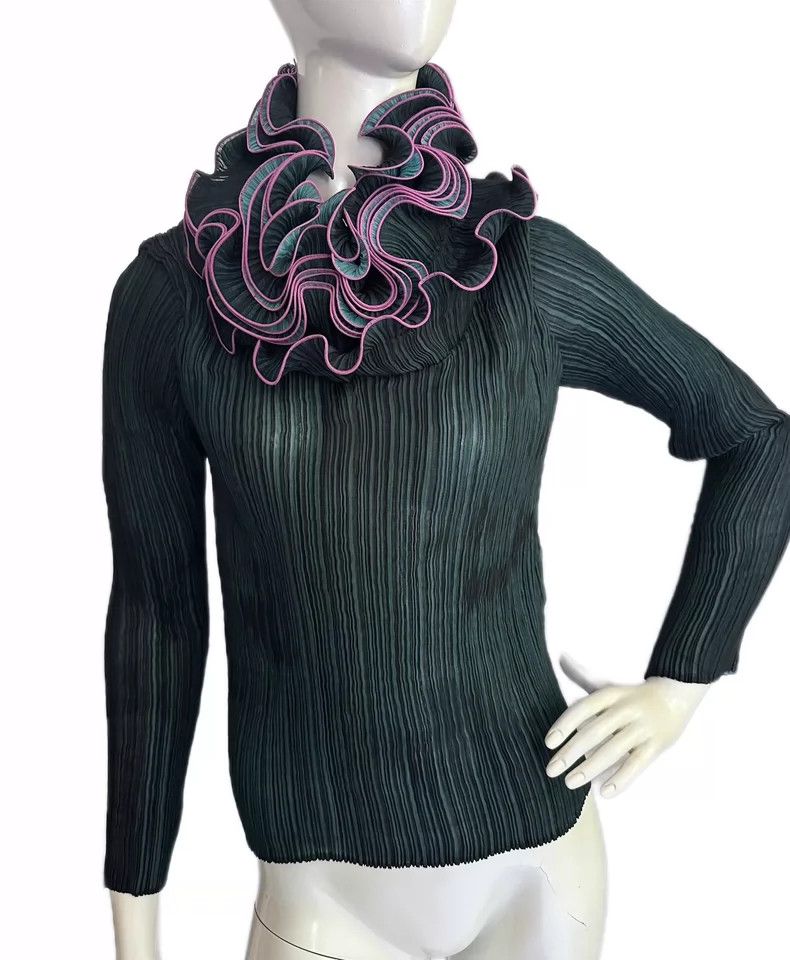 Issey Miyake Issey Miyake Pleated Top with Ruffled Collar Size S / US 4 / IT 40 - 8 Thumbnail