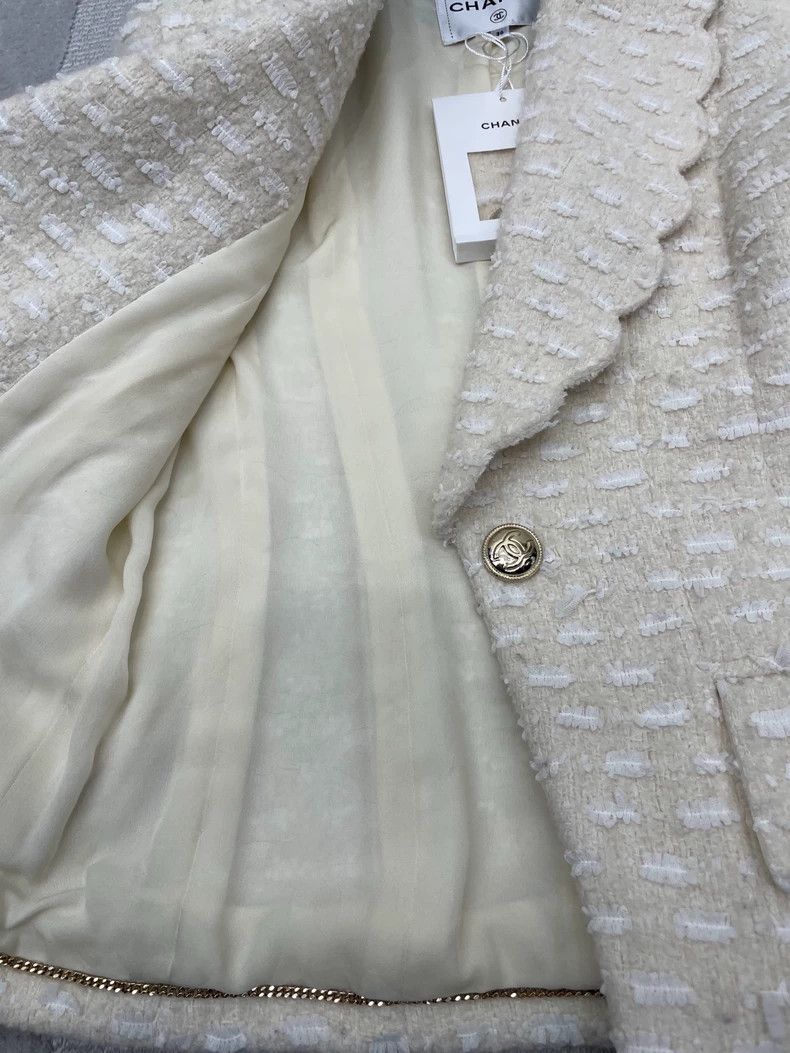 Chanel Chanel Cream Scalloped Edge Jacket Size S / US 4 / IT 40 - 6 Thumbnail