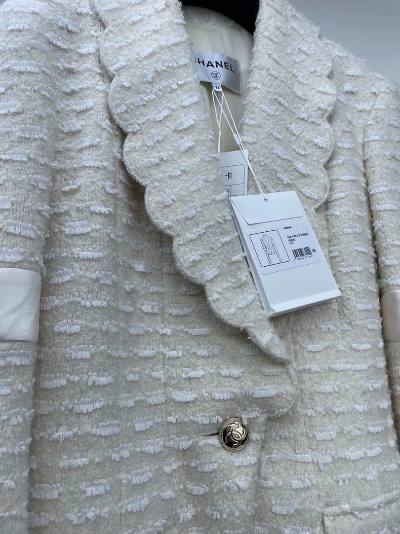 Chanel Chanel Cream Scalloped Edge Jacket Size S / US 4 / IT 40 - 4 Thumbnail