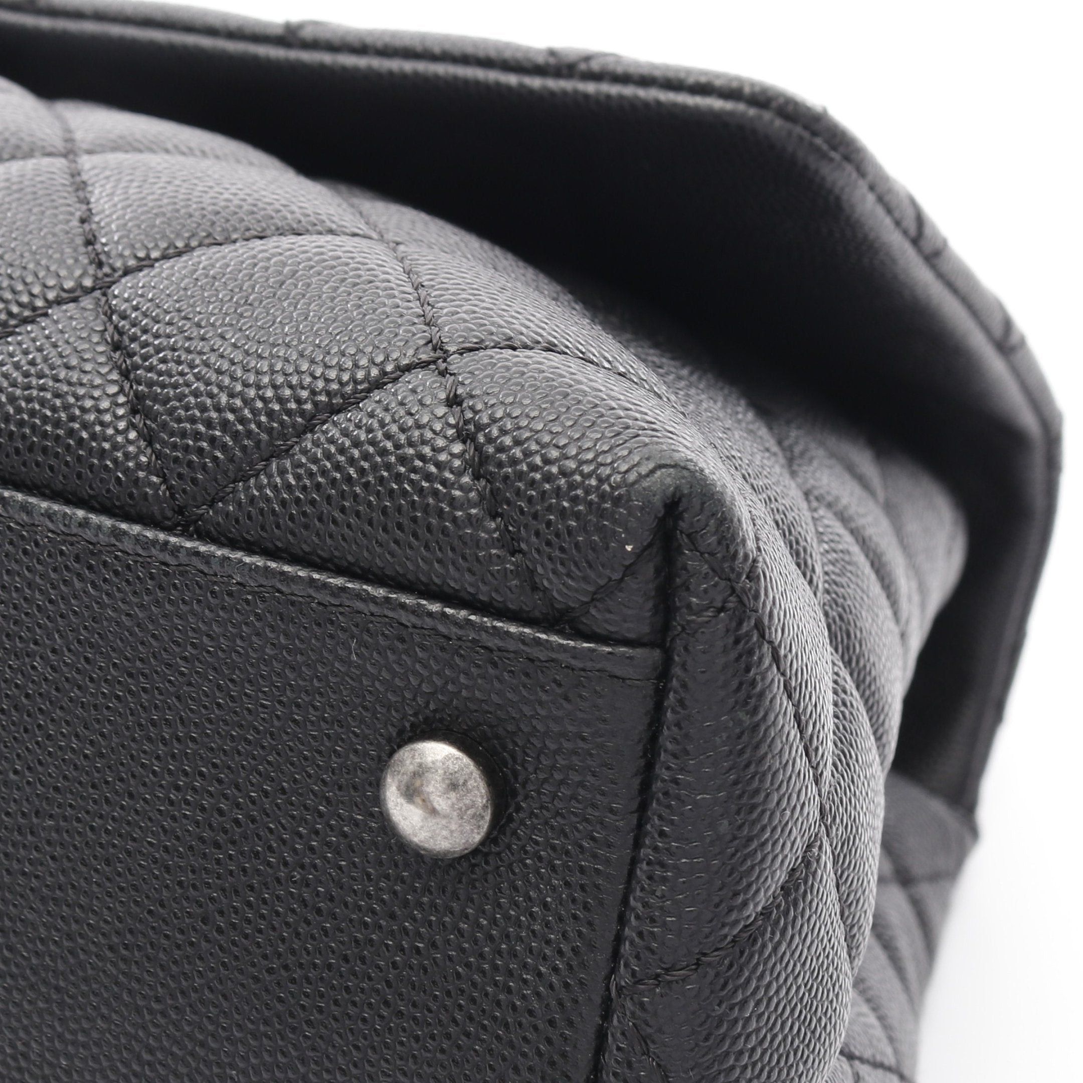 Chanel Chanel Coco Handle 29 Top Flap Bag Matelasse Handbag Caviar Skin Black Antique Silver Hardware Size ONE SIZE - 7 Thumbnail