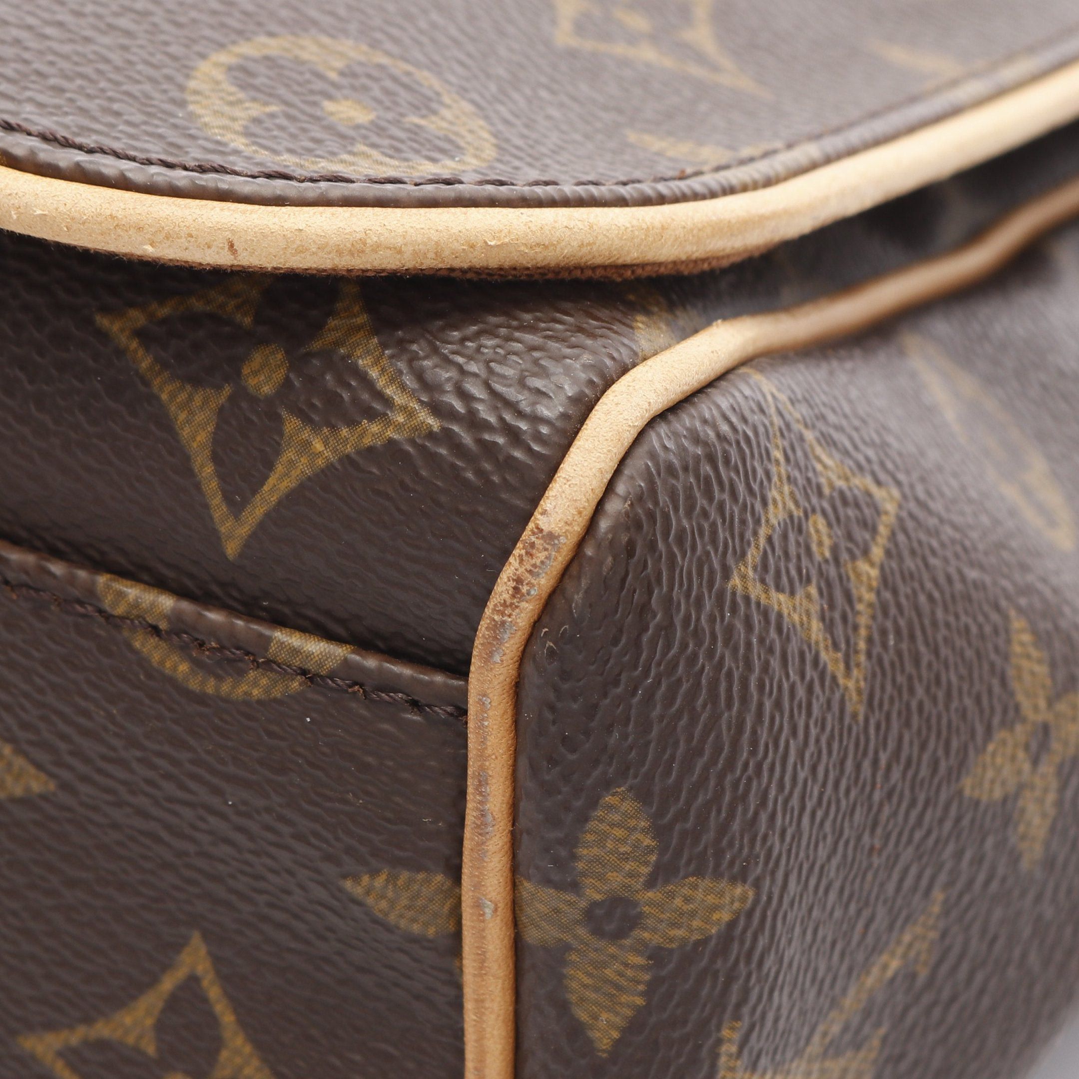 Louis Vuitton Louis Vuitton Aves Monogram Shoulder Bag Leather Brown Size ONE SIZE - 7 Thumbnail