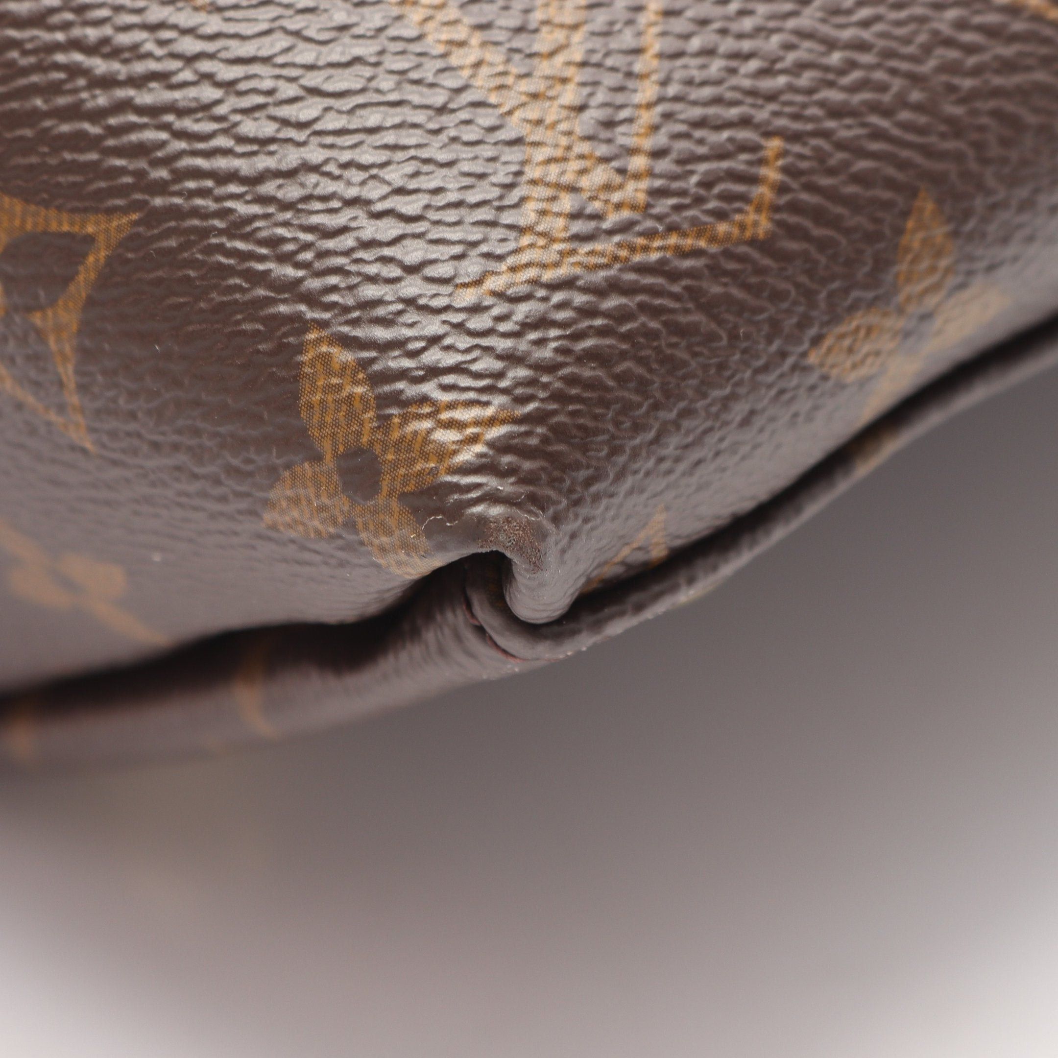 Louis Vuitton Louis Vuitton V Tote Mm Monogram Claim Handbag Leather Brown Ivory Size ONE SIZE - 7 Thumbnail