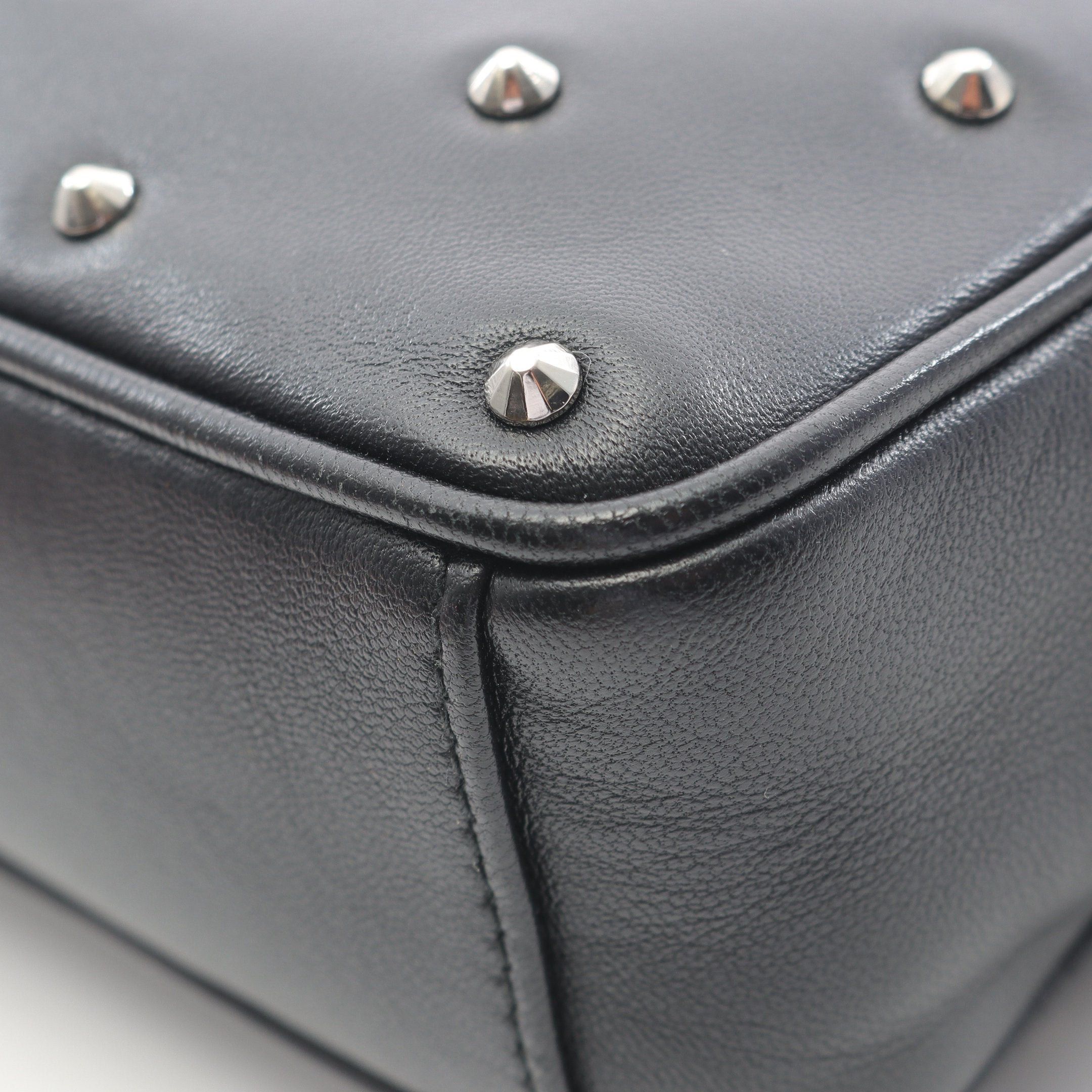 Miu Miu Miu Miu Matelasse Chain Shoulder Bag Leather Black Size ONE SIZE - 8 Thumbnail