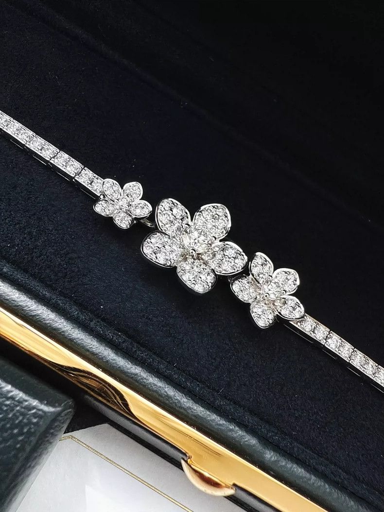 Cartier Graff Wild Flower Diamond Bracelet Size ONE SIZE - 3 Thumbnail